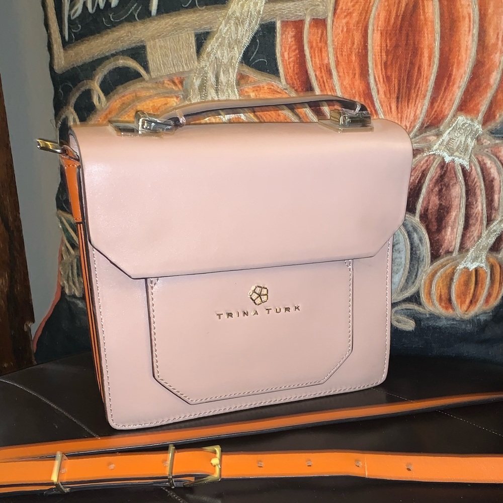 💗Trina Turk Pink Leather Crossbody 💗